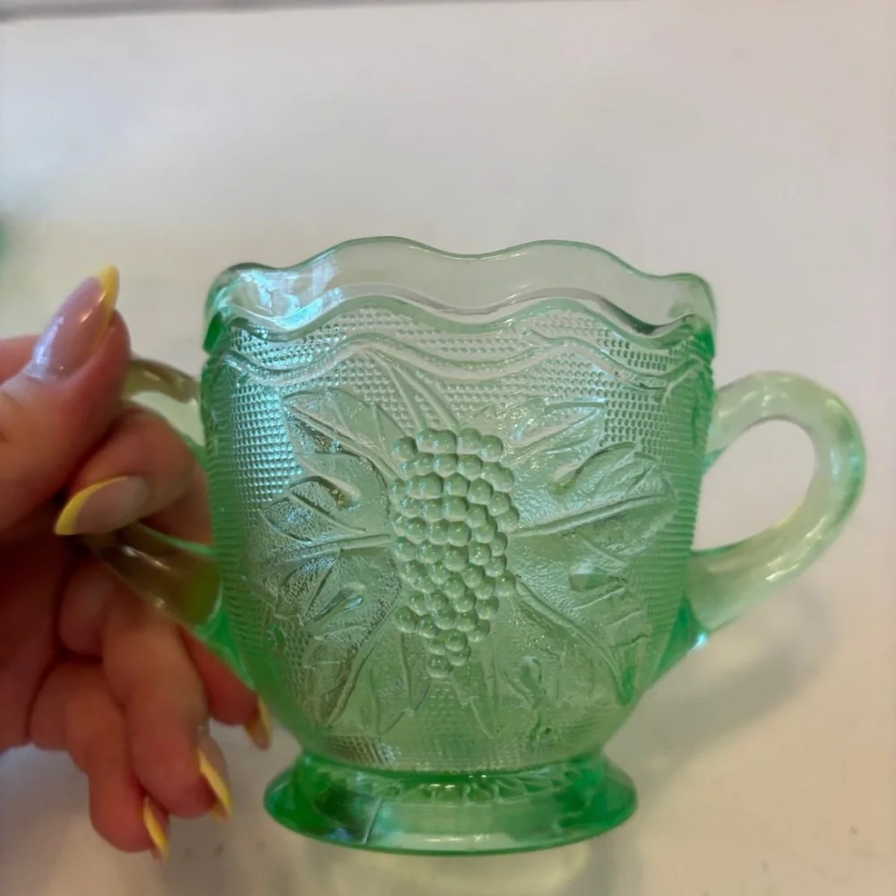 Vintage Green Westmoreland Grape Pattern Uranium Glass Creamer/ Sugar set